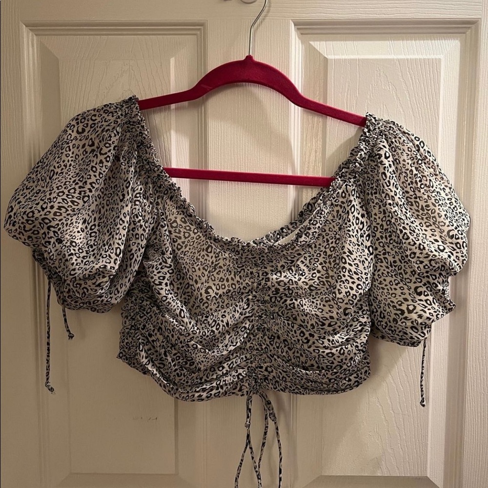 Crop top, cheetah print zip up back